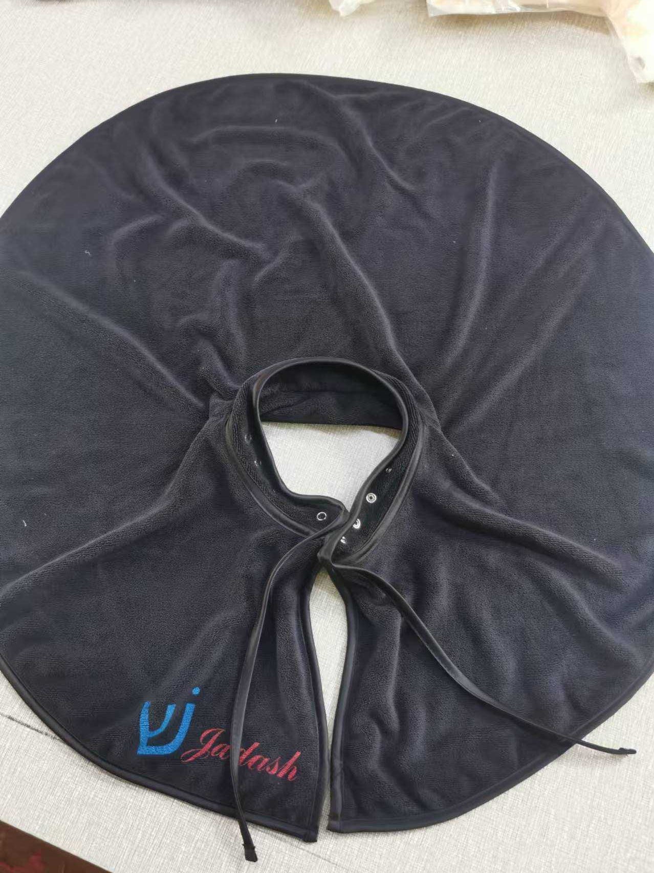 Microfiber Shoulder Towel for Hair Stylists – Bleach Proof Salon Cape Towel